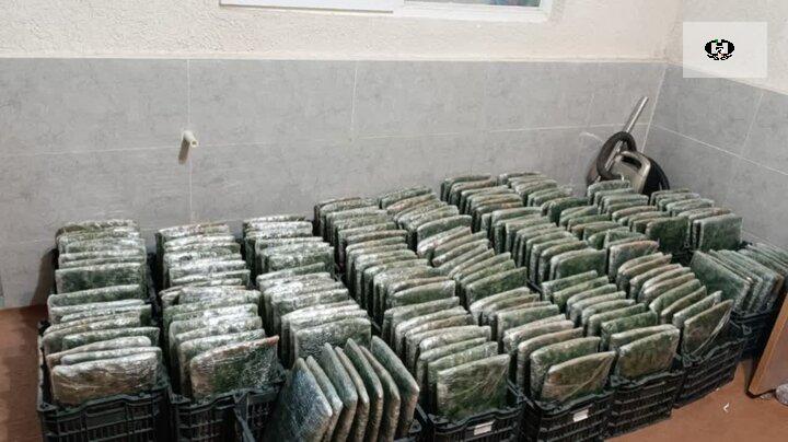 ناکامی قاچاقچیان در انتقال ۲۳۵ کیلو مواد مخدر در هرمزگان / جاسازی تریاک در بار بادمجان
