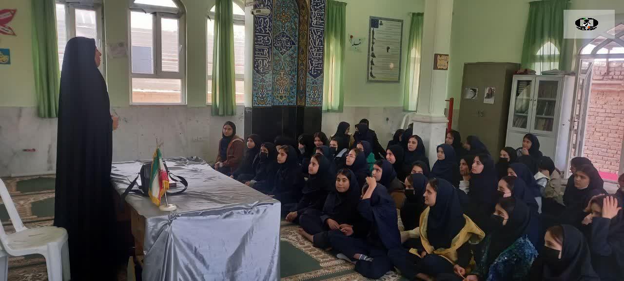 نمایشگاه مهارت&zwnj;های خودمراقبتی در برابر اعتیاد با محوریت دانش&zwnj;آموزان دختر در بجنورد برپا شد