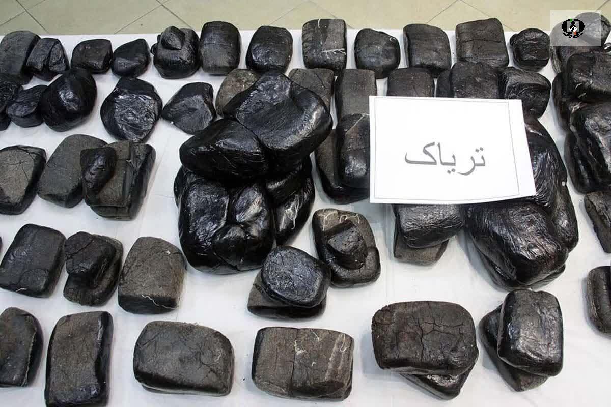 کشف 29 کیلو تریاک از سواری پژو / در زنجان توقیف شد