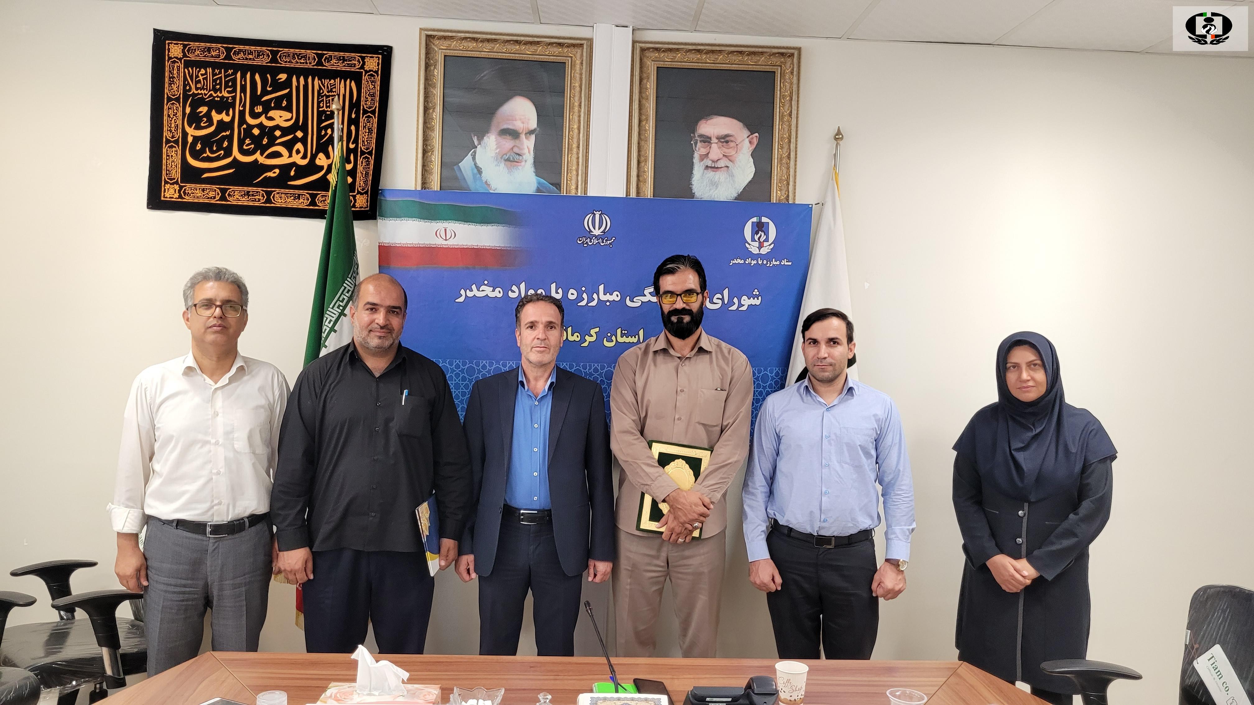 تجلیل از کارآفرینان فعال اشتغالزایی در مناطق آسیب&zwnj;دیده از موادمخدر