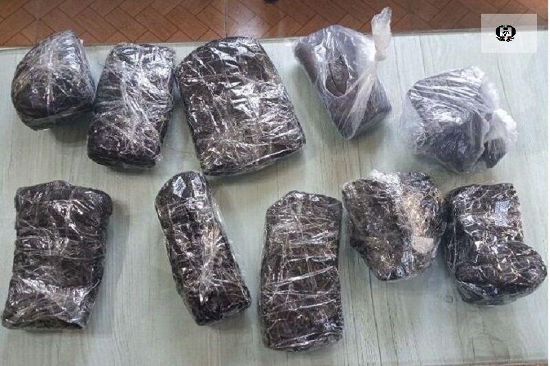 ۱۰ کیلو تریاک در یک دستگاه پژو در شاهین&zwnj;شهر کشف شد