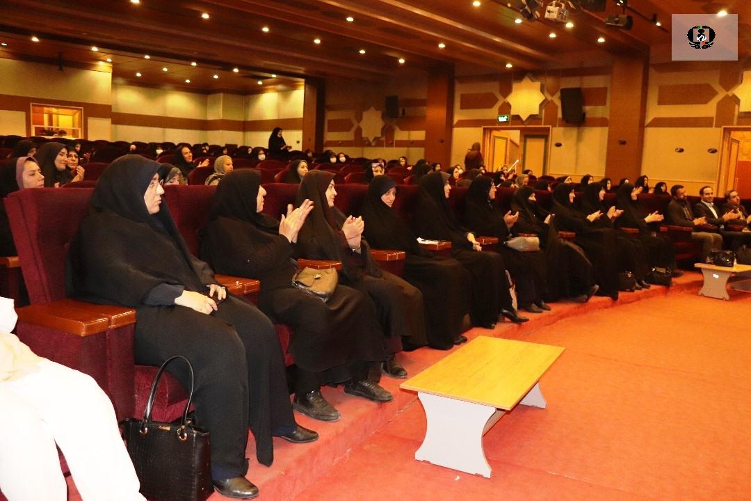 زن محور خانواده و خانواده محور جامعه در پیشگیری اولیه از اعتیاد