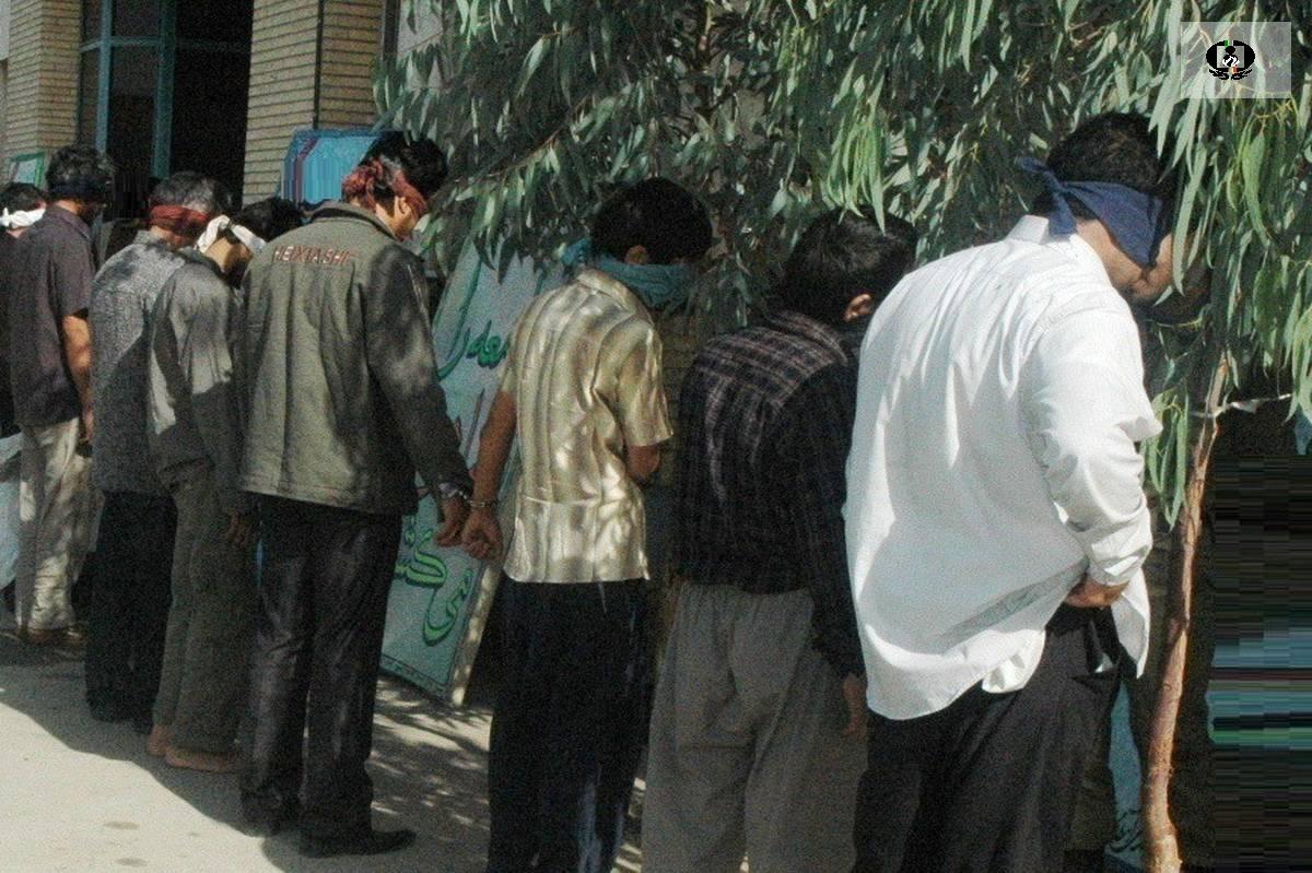 دستگیری ۸ نفر معتاد و خرده فروش مواد مخدر در "طبس"