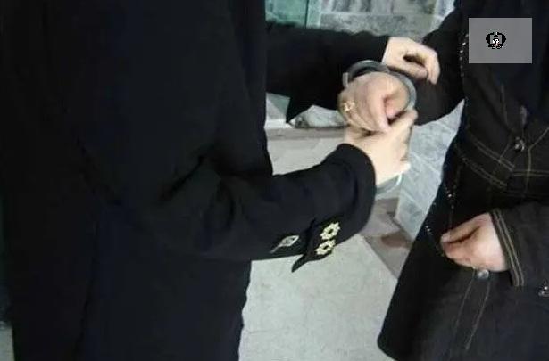 ۲ زن قاچاقچی دستگیر شدند
