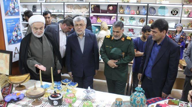 بازدید مسئولان کردستان از نمایشگاه &laquo;کارآفن&raquo;؛ تأکید بر اشتغال پایدار و توانمندسازی گروه&zwnj;های هدف
