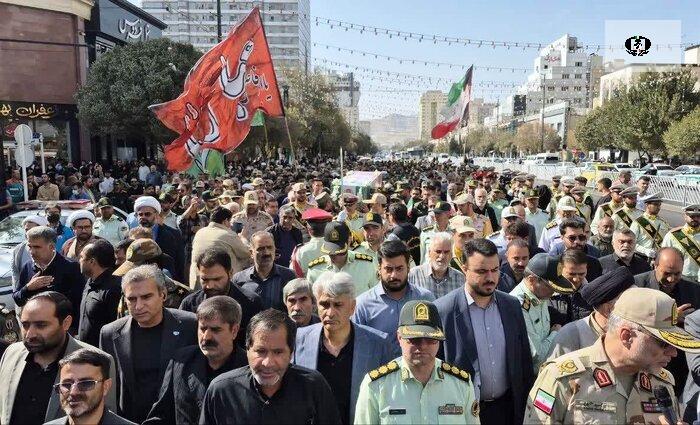 تشییع پیکر شهید استوار دوم سجاد صیامی از مهدیه مشهد به سمت حرم مطهر امام رضا (ع)