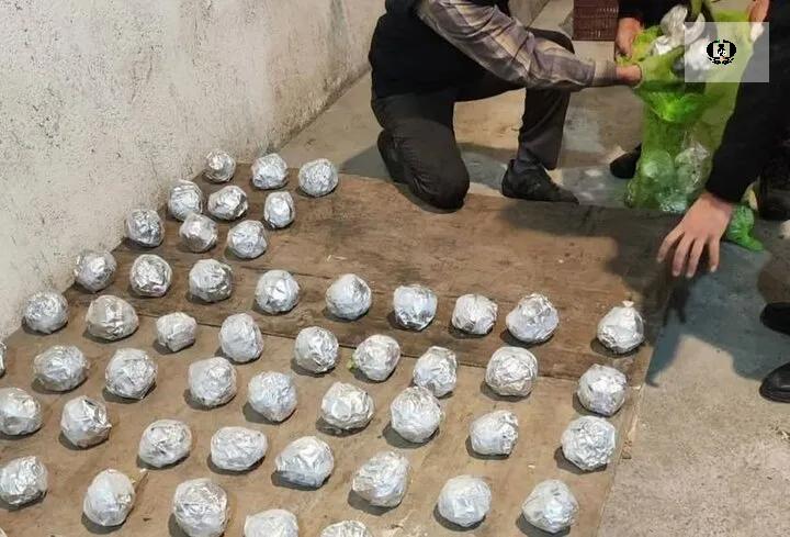 بازداشت سوداگر مرگ و کشف بیش از ۵۷ کیلوگرم مواد افیونی در زابل