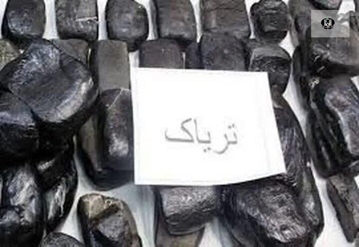 کامیون حامل ۹۰ کیلوگرم تریاک در خاتم توقیف شد