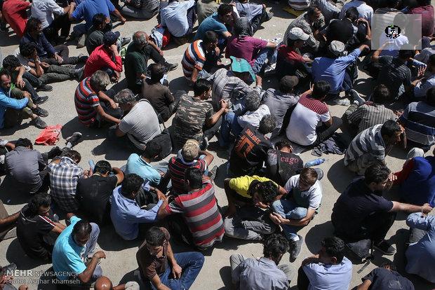 کشف ۵ کیلوگرم مواد مخدر در بهارستان؛ ۱۶۵خرده فروش دستگیر شدند