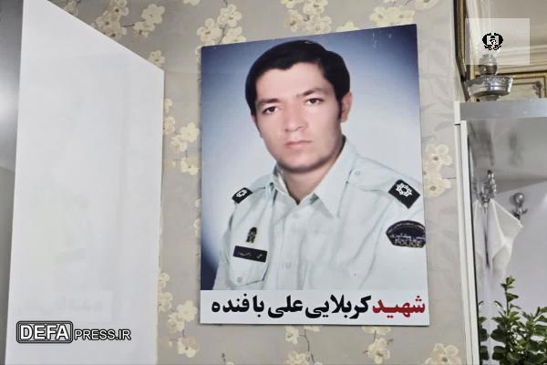 دیدار اعضای کانون خادمین شهدای گمنام با خانواده شهید مبارزه با موادمخدر